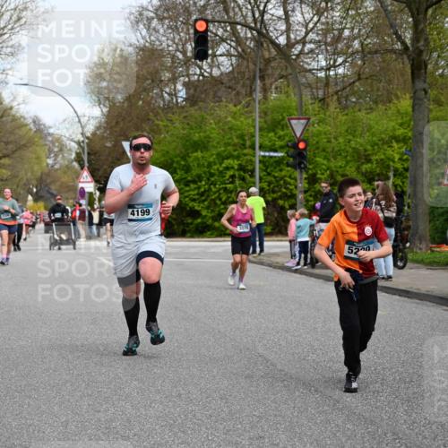 12.04.2026 - 45. Internationalen Wilhelmsburger Insellauf J. Mangold http://msf.ph/oto/9513078 12.04.2026 13:07:49 Ziel 5735, 5401, 2728, 2478, 2477, 5564, 4437, 4436, 2421, 4676, 3868, 4405, 4725, 4416, 3970, 4795, 3120, 5103, 4845, 5320, 5568, 4161, 5753, 4218, 4199, 5220, 5220, 3070, 4736, 4149, 4912, 4300, 3135, 3795, 5215, 5215, 4940, 4454, 4046, 4824, 5548, 5547, 4640, 5231, 5306 meine-sportfotos.de