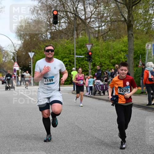 12.04.2026 - 45. Internationalen Wilhelmsburger Insellauf J. Mangold http://msf.ph/oto/9513086 12.04.2026 13:07:49 Ziel 5735, 5401, 2728, 2478, 2477, 5564, 4437, 4436, 2421, 4676, 3868, 4405, 4725, 4416, 3970, 4795, 3120, 5103, 4845, 5320, 5568, 4161, 5753, 4218, 4199, 5220, 5220, 3070, 4736, 4149, 4912, 4300, 3135, 3795, 5215, 5215, 4940, 4454, 4046, 4824, 5548, 5547, 4640, 5231, 5306 meine-sportfotos.de