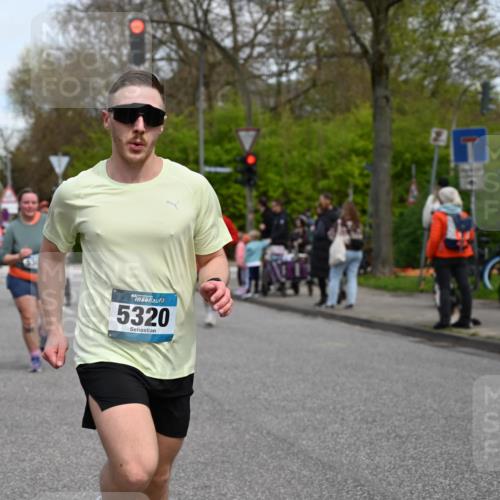 12.04.2026 - 45. Internationalen Wilhelmsburger Insellauf J. Mangold http://msf.ph/oto/9513123 12.04.2026 13:07:55 Ziel 5564, 4437, 4436, 2421, 4676, 3868, 4405, 4725, 4416, 3970, 4795, 3120, 5103, 4845, 5320, 5568, 4161, 5753, 4218, 4199, 5220, 3070, 4736, 4149, 4912, 4912, 4300, 3135, 3795, 5215, 4940, 4454, 4046, 4046, 4824, 5548, 5547, 4640, 5231, 5306, 3896, 4967, 2436 meine-sportfotos.de