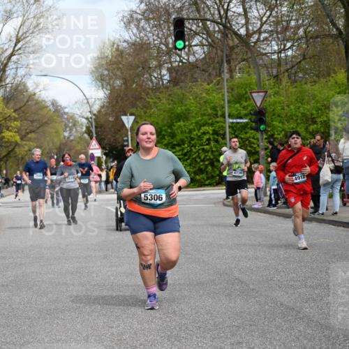 12.04.2026 - 45. Internationalen Wilhelmsburger Insellauf J. Mangold http://msf.ph/oto/9513131 12.04.2026 13:07:56 Ziel 2421, 4676, 3868, 4405, 4725, 4416, 3970, 4795, 3120, 5103, 4845, 5320, 5568, 4161, 5753, 4218, 4199, 5220, 3070, 4736, 4149, 4912, 4300, 3135, 3795, 5215, 4940, 4454, 4046, 4824, 5548, 5547, 4824, 5548, 5547, 4640, 5231, 5306, 3896, 4967, 2436, 2045 meine-sportfotos.de