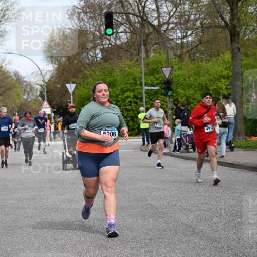 12.04.2026 - 45. Internationalen Wilhelmsburger Insellauf J. Mangold http://msf.ph/oto/9513134 12.04.2026 13:07:57 Ziel 2421, 4676, 3868, 4405, 4725, 4416, 3970, 4795, 3120, 5103, 4845, 5320, 5568, 4161, 5753, 4218, 4199, 5220, 3070, 4736, 4149, 4912, 4300, 3135, 3795, 4300, 3135, 3795, 5215, 4940, 4454, 4046, 4824, 5548, 5547, 4640, 4640, 5231, 5306, 3896, 4967, 2436, 2045, 3745, 2046 meine-sportfotos.de