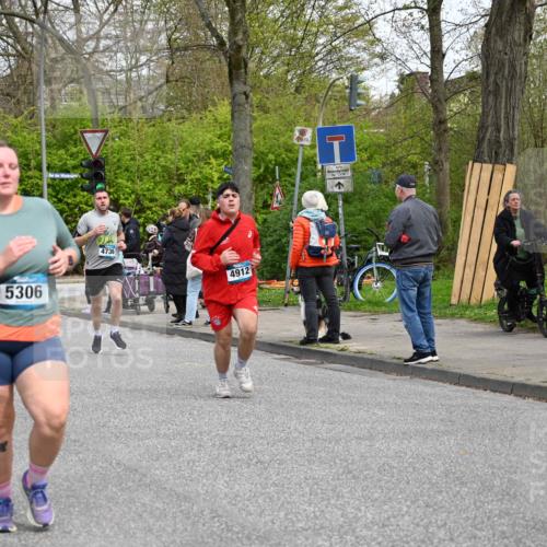 12.04.2026 - 45. Internationalen Wilhelmsburger Insellauf J. Mangold http://msf.ph/oto/9513141 12.04.2026 13:07:57 Ziel 2421, 4676, 3868, 4405, 4725, 4416, 3970, 4795, 3120, 5103, 4845, 5320, 5568, 4161, 5753, 4218, 4199, 5220, 3070, 4736, 4149, 4912, 4300, 3135, 3795, 4300, 3135, 3795, 5215, 4940, 4454, 4046, 4824, 5548, 5547, 4640, 4640, 5231, 5306, 3896, 4967, 2436, 2045, 3745, 2046 meine-sportfotos.de