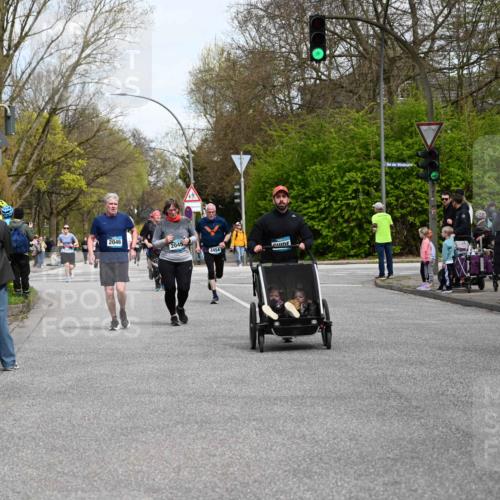 12.04.2026 - 45. Internationalen Wilhelmsburger Insellauf J. Mangold http://msf.ph/oto/9513145 12.04.2026 13:07:59 Ziel 4676, 3868, 4405, 4725, 4416, 3970, 4795, 3120, 5103, 4845, 5320, 5568, 4161, 5753, 4218, 4199, 5220, 3070, 4736, 4149, 4912, 4300, 3135, 3795, 5215, 4940, 4454, 4046, 4824, 5548, 5547, 4640, 5231, 5306, 5306, 3896, 4967, 2436, 2045, 3745, 2046, 4102, 5795 meine-sportfotos.de