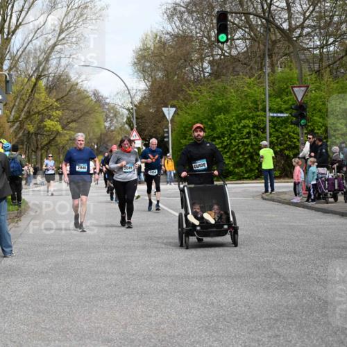12.04.2026 - 45. Internationalen Wilhelmsburger Insellauf J. Mangold http://msf.ph/oto/9513148 12.04.2026 13:07:59 Ziel 4676, 3868, 4405, 4725, 4416, 3970, 4795, 3120, 5103, 4845, 5320, 5568, 4161, 5753, 4218, 4199, 5220, 3070, 4736, 4149, 4912, 4300, 3135, 3795, 5215, 4940, 4454, 4046, 4824, 5548, 5547, 4640, 5231, 5306, 5306, 3896, 4967, 2436, 2045, 3745, 2046, 4102, 5795 meine-sportfotos.de