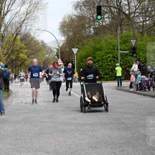12.04.2026 - 45. Internationalen Wilhelmsburger Insellauf J. Mangold http://msf.ph/oto/9513150 12.04.2026 13:07:59 Ziel 4676, 3868, 4405, 4725, 4416, 3970, 4795, 3120, 5103, 4845, 5320, 5568, 4161, 5753, 4218, 4199, 5220, 3070, 4736, 4149, 4912, 4300, 3135, 3795, 5215, 4940, 4454, 4046, 4824, 5548, 5547, 4640, 5231, 5306, 5306, 3896, 4967, 2436, 2045, 3745, 2046, 4102, 5795 meine-sportfotos.de