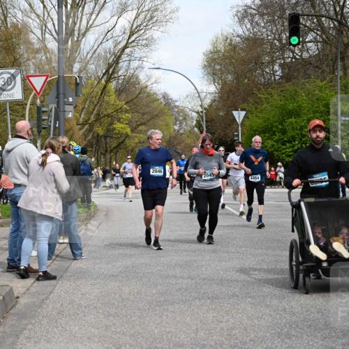 12.04.2026 - 45. Internationalen Wilhelmsburger Insellauf J. Mangold http://msf.ph/oto/9513154 12.04.2026 13:08:00 Ziel 3970, 4795, 3120, 5103, 4845, 5320, 5568, 4161, 5753, 4218, 4199, 5220, 3070, 4736, 4149, 4912, 4300, 3135, 3795, 5215, 4940, 4454, 4046, 4824, 5548, 5547, 4640, 5231, 5306, 3896, 4967, 2436, 2045, 3745, 2046, 4102, 5795 meine-sportfotos.de
