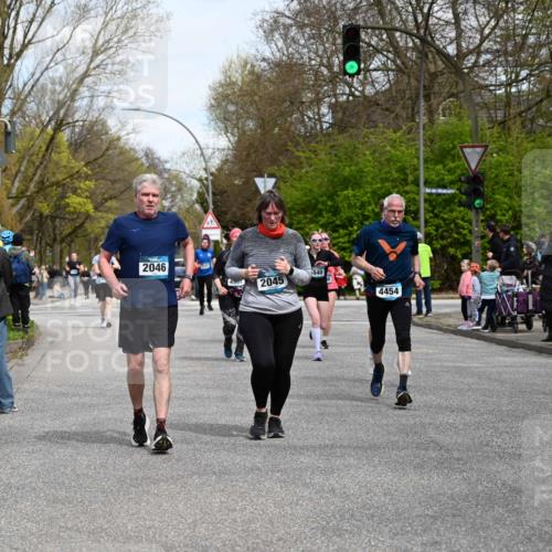 12.04.2026 - 45. Internationalen Wilhelmsburger Insellauf J. Mangold http://msf.ph/oto/9513168 12.04.2026 13:08:02 Ziel 3120, 5103, 4845, 5320, 5568, 4161, 5753, 4218, 4199, 5220, 3070, 4736, 4149, 4912, 4300, 3135, 3795, 5215, 4940, 4940, 4454, 4046, 4824, 5548, 5547, 4640, 5231, 5306, 3896, 3896, 4967, 2436, 2045, 3745, 2046, 4102, 5795, 4860, 5313 meine-sportfotos.de