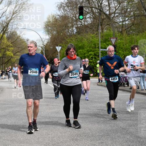 12.04.2026 - 45. Internationalen Wilhelmsburger Insellauf J. Mangold http://msf.ph/oto/9513174 12.04.2026 13:08:04 Ziel 3120, 5103, 4845, 5320, 5568, 4161, 5753, 4218, 4199, 5220, 3070, 4736, 4149, 4912, 4300, 3135, 3795, 5215, 4940, 4454, 4046, 4824, 5548, 5547, 4640, 5231, 5306, 3896, 4967, 2436, 2045, 3745, 2046, 4102, 5795, 4860, 5313 meine-sportfotos.de
