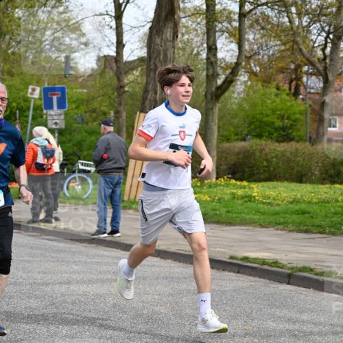 12.04.2026 - 45. Internationalen Wilhelmsburger Insellauf J. Mangold http://msf.ph/oto/9513186 12.04.2026 13:08:05 Ziel 5320, 5568, 4161, 5753, 4218, 4199, 5220, 3070, 4736, 4149, 4912, 4300, 3135, 3795, 5215, 4940, 4454, 4046, 4824, 5548, 5547, 4640, 5231, 5306, 3896, 4967, 4967, 2436, 2045, 3745, 2046, 4102, 5795, 4860, 5313, 5027, 5093 meine-sportfotos.de