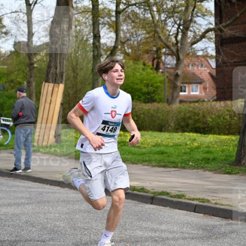 12.04.2026 - 45. Internationalen Wilhelmsburger Insellauf J. Mangold http://msf.ph/oto/9513188 12.04.2026 13:08:05 Ziel 5320, 5568, 4161, 5753, 4218, 4199, 5220, 3070, 4736, 4149, 4912, 4300, 3135, 3795, 5215, 4940, 4454, 4046, 4824, 5548, 5547, 4640, 5231, 5306, 3896, 4967, 4967, 2436, 2045, 3745, 2046, 4102, 5795, 4860, 5313, 5027, 5093 meine-sportfotos.de