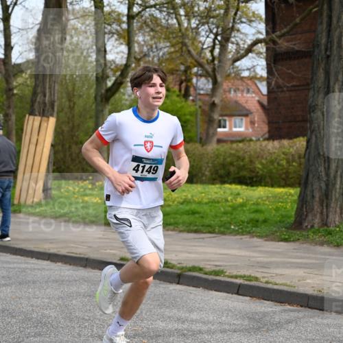 12.04.2026 - 45. Internationalen Wilhelmsburger Insellauf J. Mangold http://msf.ph/oto/9513189 12.04.2026 13:08:05 Ziel 5320, 5568, 4161, 5753, 4218, 4199, 5220, 3070, 4736, 4149, 4912, 4300, 3135, 3795, 5215, 4940, 4454, 4046, 4824, 5548, 5547, 4640, 5231, 5306, 3896, 4967, 4967, 2436, 2045, 3745, 2046, 4102, 5795, 4860, 5313, 5027, 5093 meine-sportfotos.de