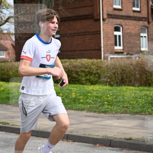 12.04.2026 - 45. Internationalen Wilhelmsburger Insellauf J. Mangold http://msf.ph/oto/9513194 12.04.2026 13:08:05 Ziel 5320, 5568, 4161, 5753, 4218, 4199, 5220, 3070, 4736, 4149, 4912, 4300, 3135, 3795, 5215, 4940, 4454, 4046, 4824, 5548, 5547, 4640, 5231, 5306, 3896, 4967, 4967, 2436, 2045, 3745, 2046, 4102, 5795, 4860, 5313, 5027, 5093 meine-sportfotos.de