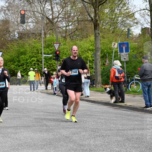 12.04.2026 - 45. Internationalen Wilhelmsburger Insellauf J. Mangold http://msf.ph/oto/9513218 12.04.2026 13:08:18 Ziel 4736, 4149, 4912, 4300, 3135, 3795, 5215, 4940, 4454, 4046, 4824, 5548, 5547, 4640, 5231, 5306, 3896, 4967, 2436, 2436, 2045, 3745, 2046, 4102, 5795, 4860, 5313, 5027, 5093, 5020, 5020, 4265, 3035, 5305, 4757, 4039, 4901, 5746, 2560, 5229, 2077, 2923 meine-sportfotos.de