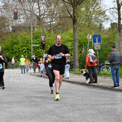 12.04.2026 - 45. Internationalen Wilhelmsburger Insellauf J. Mangold http://msf.ph/oto/9513219 12.04.2026 13:08:18 Ziel 4736, 4149, 4912, 4300, 3135, 3795, 5215, 4940, 4454, 4046, 4824, 5548, 5547, 4640, 5231, 5306, 3896, 4967, 2436, 2436, 2045, 3745, 2046, 4102, 5795, 4860, 5313, 5027, 5093, 5020, 5020, 4265, 3035, 5305, 4757, 4039, 4901, 5746, 2560, 5229, 2077, 2923 meine-sportfotos.de