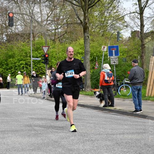 12.04.2026 - 45. Internationalen Wilhelmsburger Insellauf J. Mangold http://msf.ph/oto/9513221 12.04.2026 13:08:18 Ziel 4736, 4149, 4912, 4300, 3135, 3795, 5215, 4940, 4454, 4046, 4824, 5548, 5547, 4640, 5231, 5306, 3896, 4967, 2436, 2436, 2045, 3745, 2046, 4102, 5795, 4860, 5313, 5027, 5093, 5020, 5020, 4265, 3035, 5305, 4757, 4039, 4901, 5746, 2560, 5229, 2077, 2923 meine-sportfotos.de