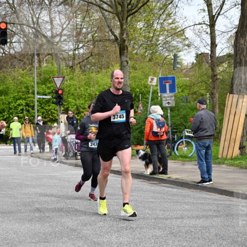 12.04.2026 - 45. Internationalen Wilhelmsburger Insellauf J. Mangold http://msf.ph/oto/9513224 12.04.2026 13:08:19 Ziel 4149, 4912, 4300, 3135, 3795, 5215, 4940, 4454, 4046, 4824, 5548, 5547, 4640, 5231, 5306, 3896, 4967, 2436, 2045, 3745, 2046, 4102, 5795, 4860, 5313, 5027, 5093, 5020, 4265, 4265, 3035, 5305, 4757, 4039, 4901, 5746, 2560, 5229, 2077, 2923 meine-sportfotos.de