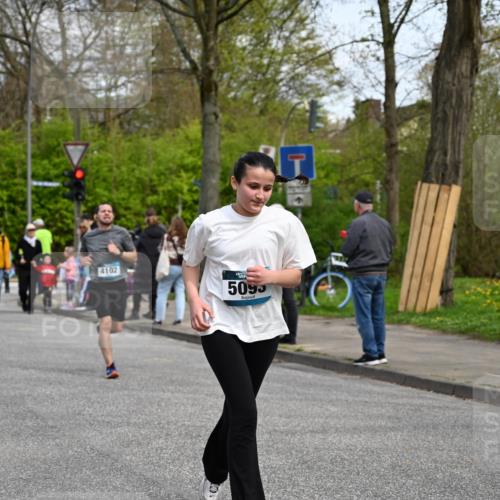 12.04.2026 - 45. Internationalen Wilhelmsburger Insellauf J. Mangold http://msf.ph/oto/9513258 12.04.2026 13:08:24 Ziel 5215, 4940, 4454, 4046, 4824, 5548, 5547, 4640, 5231, 5306, 3896, 4967, 2436, 2045, 3745, 2046, 4102, 5795, 4860, 5313, 5027, 5093, 5020, 4265, 3035, 5305, 4757, 4039, 4901, 5746, 2560, 5229, 2077, 2923, 4652, 2260, 3261, 5324 meine-sportfotos.de
