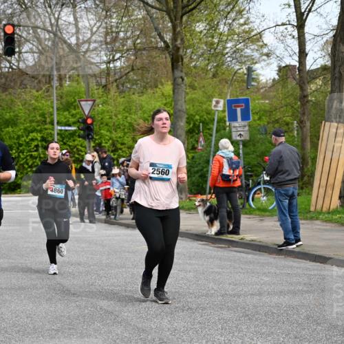 12.04.2026 - 45. Internationalen Wilhelmsburger Insellauf J. Mangold http://msf.ph/oto/9513280 12.04.2026 13:08:27 Ziel 4940, 4454, 4046, 4824, 5548, 5547, 4640, 5231, 5306, 3896, 4967, 2436, 2045, 3745, 2046, 4102, 5795, 4860, 5313, 5027, 5093, 5020, 4265, 3035, 5305, 4757, 4039, 4901, 5746, 2560, 2560, 5229, 2077, 2923, 4652, 2260, 3261, 5324, 3406, 3359, 2981, 5712, 3791, 4453, 4204 meine-sportfotos.de