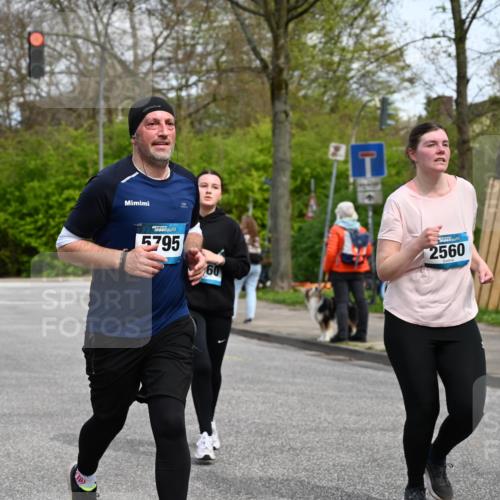 12.04.2026 - 45. Internationalen Wilhelmsburger Insellauf J. Mangold http://msf.ph/oto/9513290 12.04.2026 13:08:28 Ziel 4454, 4046, 4824, 5548, 5547, 4640, 5231, 5306, 3896, 4967, 2436, 2045, 3745, 2046, 4102, 5795, 4860, 5313, 5027, 5093, 5020, 4265, 3035, 5305, 4757, 4039, 4901, 5746, 2560, 5229, 2077, 2923, 4652, 2260, 3261, 5324, 3406, 3359, 2981, 5712, 3791, 4453, 4204 meine-sportfotos.de