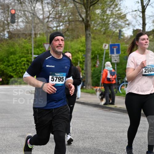 12.04.2026 - 45. Internationalen Wilhelmsburger Insellauf J. Mangold http://msf.ph/oto/9513291 12.04.2026 13:08:28 Ziel 4454, 4046, 4824, 5548, 5547, 4640, 5231, 5306, 3896, 4967, 2436, 2045, 3745, 2046, 4102, 5795, 4860, 5313, 5027, 5093, 5020, 4265, 3035, 5305, 4757, 4039, 4901, 5746, 2560, 5229, 2077, 2923, 4652, 2260, 3261, 5324, 3406, 3359, 2981, 5712, 3791, 4453, 4204 meine-sportfotos.de