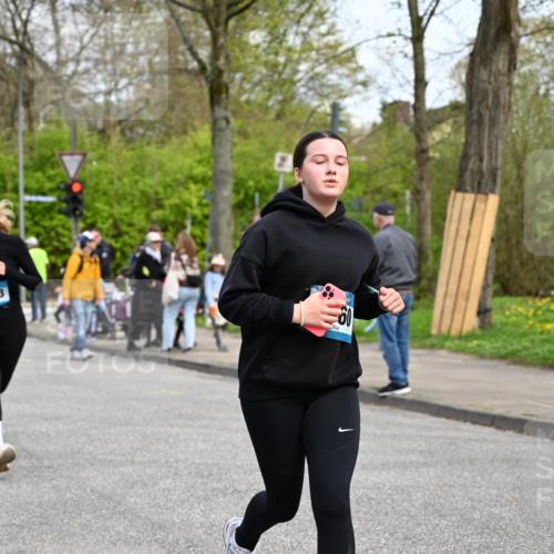 12.04.2026 - 45. Internationalen Wilhelmsburger Insellauf J. Mangold http://msf.ph/oto/9513301 12.04.2026 13:08:29 Ziel 4454, 4046, 4824, 5548, 5547, 4640, 5231, 5306, 3896, 4967, 2436, 2045, 3745, 2046, 4102, 5795, 4860, 5313, 5027, 5093, 5027, 5093, 5020, 4265, 3035, 5305, 4757, 4039, 4901, 5746, 2560, 5229, 5229, 2077, 2923, 4652, 2260, 3261, 5324, 3406, 3359, 2981, 5712, 3791, 4453, 4204 meine-sportfotos.de