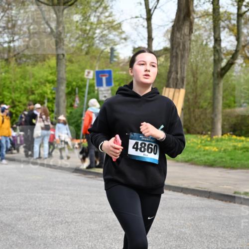 12.04.2026 - 45. Internationalen Wilhelmsburger Insellauf J. Mangold http://msf.ph/oto/9513304 12.04.2026 13:08:30 Ziel 4454, 4046, 4824, 5548, 5547, 4640, 5231, 5306, 3896, 4967, 2436, 2045, 3745, 2046, 4102, 5795, 4860, 5313, 5027, 5093, 5020, 5020, 4265, 3035, 5305, 4757, 4039, 4901, 5746, 2560, 5229, 2077, 2923, 2077, 2923, 4652, 2260, 3261, 5324, 3406, 3359, 2981, 5712, 3791, 4453, 4204, 4611, 2440 meine-sportfotos.de