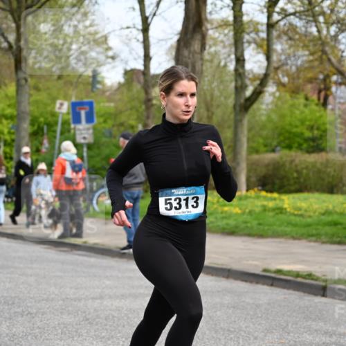 12.04.2026 - 45. Internationalen Wilhelmsburger Insellauf J. Mangold http://msf.ph/oto/9513310 12.04.2026 13:08:31 Ziel 4454, 4046, 4824, 5548, 5547, 4640, 5231, 5306, 3896, 4967, 2436, 2045, 3745, 2046, 4102, 5795, 4860, 5313, 5027, 5093, 5020, 4265, 4265, 3035, 5305, 4757, 4039, 4901, 5746, 2560, 5229, 2077, 2923, 4652, 2260, 3261, 5324, 3406, 3359, 2981, 5712, 3791, 4453, 4204, 4611, 2440 meine-sportfotos.de