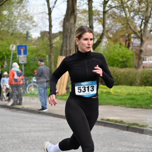 12.04.2026 - 45. Internationalen Wilhelmsburger Insellauf J. Mangold http://msf.ph/oto/9513311 12.04.2026 13:08:31 Ziel 4454, 4046, 4824, 5548, 5547, 4640, 5231, 5306, 3896, 4967, 2436, 2045, 3745, 2046, 4102, 5795, 4860, 5313, 5027, 5093, 5020, 4265, 4265, 3035, 5305, 4757, 4039, 4901, 5746, 2560, 5229, 2077, 2923, 4652, 2260, 3261, 5324, 3406, 3359, 2981, 5712, 3791, 4453, 4204, 4611, 2440 meine-sportfotos.de