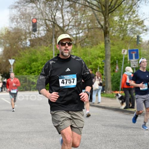 12.04.2026 - 45. Internationalen Wilhelmsburger Insellauf J. Mangold http://msf.ph/oto/9513328 12.04.2026 13:08:38 Ziel 3896, 4967, 2436, 2045, 3745, 2046, 4102, 5795, 4860, 5313, 5027, 5093, 5020, 4265, 3035, 5305, 4757, 4039, 4901, 5746, 2560, 5229, 2077, 2923, 4652, 2260, 3261, 5324, 3406, 3359, 2981, 5712, 3791, 5712, 3791, 4453, 4204, 4611, 2440, 2011, 5783, 4973 meine-sportfotos.de