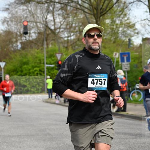 12.04.2026 - 45. Internationalen Wilhelmsburger Insellauf J. Mangold http://msf.ph/oto/9513332 12.04.2026 13:08:38 Ziel 3896, 4967, 2436, 2045, 3745, 2046, 4102, 5795, 4860, 5313, 5027, 5093, 5020, 4265, 3035, 5305, 4757, 4039, 4901, 5746, 2560, 5229, 2077, 2923, 4652, 2260, 3261, 5324, 3406, 3359, 2981, 5712, 3791, 5712, 3791, 4453, 4204, 4611, 2440, 2011, 5783, 4973 meine-sportfotos.de