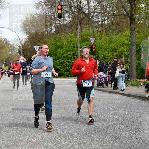 12.04.2026 - 45. Internationalen Wilhelmsburger Insellauf J. Mangold http://msf.ph/oto/9513339 12.04.2026 13:08:41 Ziel 4967, 2436, 2045, 3745, 2046, 4102, 5795, 4860, 5313, 5027, 5093, 5020, 4265, 3035, 5305, 4757, 4039, 4901, 5746, 2560, 5229, 5229, 2077, 2923, 4652, 2260, 3261, 5324, 3406, 3359, 2981, 5712, 3791, 4453, 4204, 4611, 2440, 2011, 5783, 4973, 4771, 5586, 5596, 4777 meine-sportfotos.de