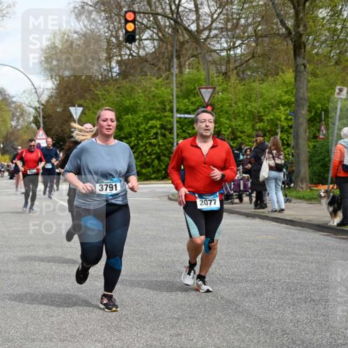 12.04.2026 - 45. Internationalen Wilhelmsburger Insellauf J. Mangold http://msf.ph/oto/9513341 12.04.2026 13:08:41 Ziel 4967, 2436, 2045, 3745, 2046, 4102, 5795, 4860, 5313, 5027, 5093, 5020, 4265, 3035, 5305, 4757, 4039, 4901, 5746, 2560, 5229, 5229, 2077, 2923, 4652, 2260, 3261, 5324, 3406, 3359, 2981, 5712, 3791, 4453, 4204, 4611, 2440, 2011, 5783, 4973, 4771, 5586, 5596, 4777 meine-sportfotos.de