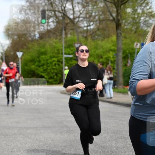 12.04.2026 - 45. Internationalen Wilhelmsburger Insellauf J. Mangold http://msf.ph/oto/9513357 12.04.2026 13:08:43 Ziel 2436, 2045, 3745, 2046, 4102, 5795, 4860, 5313, 5027, 5093, 5020, 4265, 3035, 5305, 4757, 4039, 4901, 5746, 2560, 5229, 2077, 2923, 4652, 2260, 3261, 5324, 3406, 3359, 2981, 5712, 3791, 4453, 4204, 4611, 2440, 2011, 5783, 4973, 4771, 5586, 5596, 4777 meine-sportfotos.de