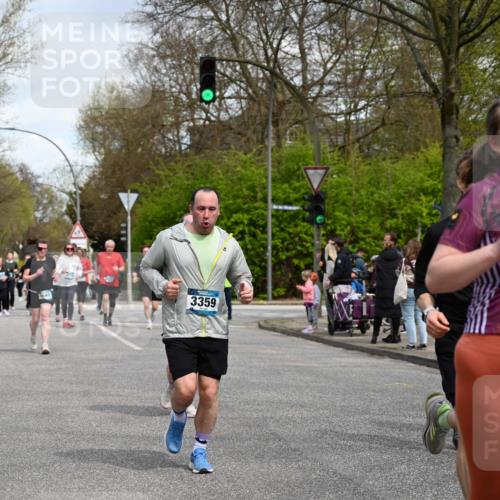 12.04.2026 - 45. Internationalen Wilhelmsburger Insellauf J. Mangold http://msf.ph/oto/9513403 12.04.2026 13:08:51 Ziel 5027, 5093, 5020, 4265, 3035, 5305, 4757, 4039, 4901, 5746, 2560, 5229, 2077, 2923, 4652, 2260, 3261, 5324, 3406, 3359, 2981, 5712, 3791, 4453, 4204, 4453, 4204, 4611, 2440, 2011, 5783, 4973, 4771, 4771, 5586, 5596, 4777, 5641, 5631, 4318, 4911, 4857, 3076, 5682 meine-sportfotos.de