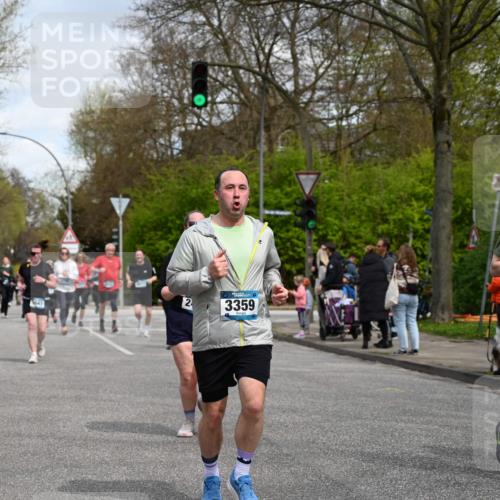 12.04.2026 - 45. Internationalen Wilhelmsburger Insellauf J. Mangold http://msf.ph/oto/9513408 12.04.2026 13:08:52 Ziel 5027, 5093, 5020, 4265, 3035, 5305, 4757, 4039, 4901, 5746, 2560, 5229, 2077, 2923, 4652, 2260, 3261, 5324, 3406, 3359, 2981, 5712, 3791, 4453, 4204, 4611, 2440, 2011, 5783, 4973, 4771, 5586, 5596, 5586, 5596, 4777, 5641, 5631, 4318, 4911, 4857, 3076, 5682, 5611 meine-sportfotos.de