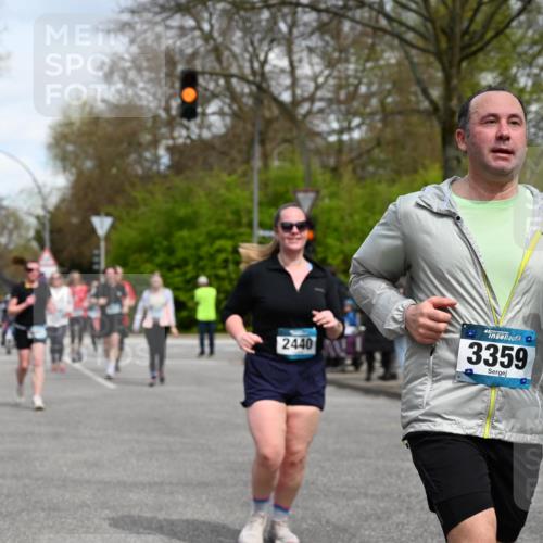 12.04.2026 - 45. Internationalen Wilhelmsburger Insellauf J. Mangold http://msf.ph/oto/9513415 12.04.2026 13:08:53 Ziel 5027, 5093, 5020, 4265, 3035, 5305, 4757, 4039, 4901, 5746, 2560, 5229, 2077, 2923, 4652, 2260, 3261, 5324, 3406, 3359, 2981, 5712, 3791, 4453, 4204, 4611, 2440, 2011, 5783, 4973, 4771, 5586, 5596, 4777, 4777, 5641, 5631, 4318, 4911, 4857, 3076, 5682, 5611, 5108 meine-sportfotos.de