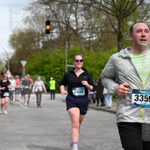 12.04.2026 - 45. Internationalen Wilhelmsburger Insellauf J. Mangold http://msf.ph/oto/9513416 12.04.2026 13:08:53 Ziel 5027, 5093, 5020, 4265, 3035, 5305, 4757, 4039, 4901, 5746, 2560, 5229, 2077, 2923, 4652, 2260, 3261, 5324, 3406, 3359, 2981, 5712, 3791, 4453, 4204, 4611, 2440, 2011, 5783, 4973, 4771, 5586, 5596, 4777, 4777, 5641, 5631, 4318, 4911, 4857, 3076, 5682, 5611, 5108 meine-sportfotos.de