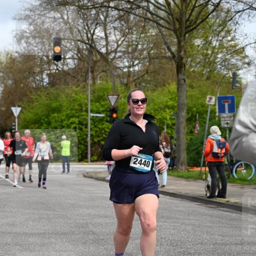 12.04.2026 - 45. Internationalen Wilhelmsburger Insellauf J. Mangold http://msf.ph/oto/9513420 12.04.2026 13:08:53 Ziel 5027, 5093, 5020, 4265, 3035, 5305, 4757, 4039, 4901, 5746, 2560, 5229, 2077, 2923, 4652, 2260, 3261, 5324, 3406, 3359, 2981, 5712, 3791, 4453, 4204, 4611, 2440, 2011, 5783, 4973, 4771, 5586, 5596, 4777, 4777, 5641, 5631, 4318, 4911, 4857, 3076, 5682, 5611, 5108 meine-sportfotos.de