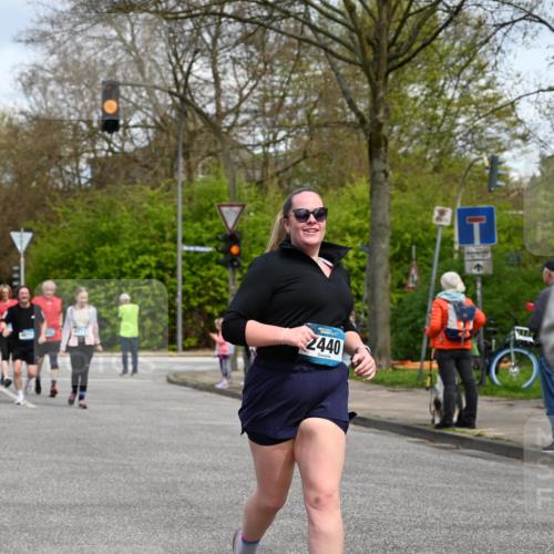 12.04.2026 - 45. Internationalen Wilhelmsburger Insellauf J. Mangold http://msf.ph/oto/9513421 12.04.2026 13:08:53 Ziel 5027, 5093, 5020, 4265, 3035, 5305, 4757, 4039, 4901, 5746, 2560, 5229, 2077, 2923, 4652, 2260, 3261, 5324, 3406, 3359, 2981, 5712, 3791, 4453, 4204, 4611, 2440, 2011, 5783, 4973, 4771, 5586, 5596, 4777, 4777, 5641, 5631, 4318, 4911, 4857, 3076, 5682, 5611, 5108 meine-sportfotos.de