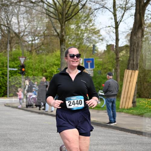 12.04.2026 - 45. Internationalen Wilhelmsburger Insellauf J. Mangold http://msf.ph/oto/9513424 12.04.2026 13:08:54 Ziel 5027, 5093, 5020, 4265, 3035, 5305, 4757, 4039, 4901, 5746, 2560, 5229, 2077, 2923, 4652, 2260, 3261, 5324, 3406, 3359, 2981, 5712, 3791, 4453, 4204, 4611, 2440, 4611, 2440, 2011, 5783, 4973, 4771, 5586, 5596, 4777, 5641, 5631, 4318, 4911, 4857, 3076, 5682, 5611, 5108 meine-sportfotos.de