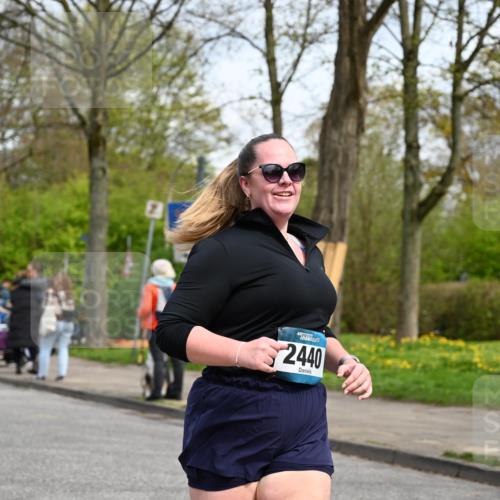 12.04.2026 - 45. Internationalen Wilhelmsburger Insellauf J. Mangold http://msf.ph/oto/9513428 12.04.2026 13:08:54 Ziel 5027, 5093, 5020, 4265, 3035, 5305, 4757, 4039, 4901, 5746, 2560, 5229, 2077, 2923, 4652, 2260, 3261, 5324, 3406, 3359, 2981, 5712, 3791, 4453, 4204, 4611, 2440, 4611, 2440, 2011, 5783, 4973, 4771, 5586, 5596, 4777, 5641, 5631, 4318, 4911, 4857, 3076, 5682, 5611, 5108 meine-sportfotos.de