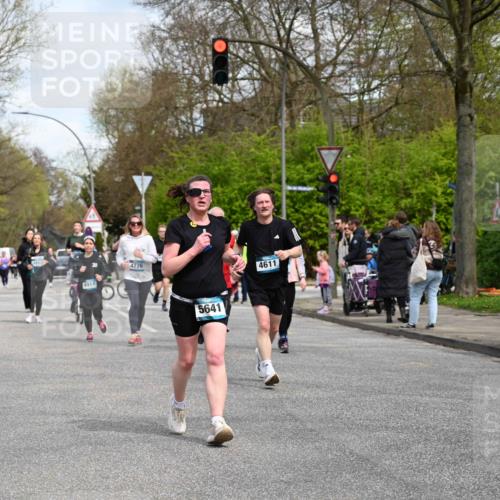 12.04.2026 - 45. Internationalen Wilhelmsburger Insellauf J. Mangold http://msf.ph/oto/9513433 12.04.2026 13:08:56 Ziel 4265, 3035, 5305, 4757, 4039, 4901, 5746, 2560, 5229, 2077, 2923, 4652, 2260, 3261, 5324, 3406, 3359, 2981, 5712, 3791, 4453, 4204, 4611, 2440, 2011, 2011, 5783, 4973, 4771, 5586, 5596, 4777, 5641, 5631, 4318, 4911, 4857, 3076, 5682, 5611, 5108, 4288, 5190, 3121 meine-sportfotos.de