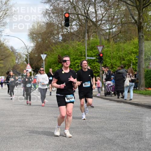 12.04.2026 - 45. Internationalen Wilhelmsburger Insellauf J. Mangold http://msf.ph/oto/9513435 12.04.2026 13:08:56 Ziel 4265, 3035, 5305, 4757, 4039, 4901, 5746, 2560, 5229, 2077, 2923, 4652, 2260, 3261, 5324, 3406, 3359, 2981, 5712, 3791, 4453, 4204, 4611, 2440, 2011, 2011, 5783, 4973, 4771, 5586, 5596, 4777, 5641, 5631, 4318, 4911, 4857, 3076, 5682, 5611, 5108, 4288, 5190, 3121 meine-sportfotos.de