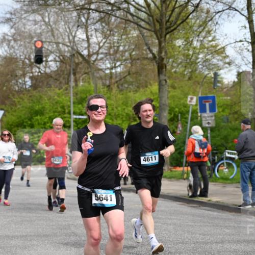 12.04.2026 - 45. Internationalen Wilhelmsburger Insellauf J. Mangold http://msf.ph/oto/9513444 12.04.2026 13:08:58 Ziel 4757, 4039, 4901, 5746, 2560, 5229, 2077, 2923, 4652, 2260, 3261, 5324, 3406, 3359, 2981, 5712, 3791, 4453, 4204, 4611, 2440, 2011, 5783, 4973, 4771, 5586, 5596, 4777, 5641, 5631, 5631, 4318, 4911, 4857, 3076, 5682, 5611, 5108, 4288, 5190, 3121, 2337 meine-sportfotos.de