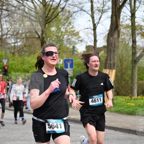 12.04.2026 - 45. Internationalen Wilhelmsburger Insellauf J. Mangold http://msf.ph/oto/9513453 12.04.2026 13:08:58 Ziel 4757, 4039, 4901, 5746, 2560, 5229, 2077, 2923, 4652, 2260, 3261, 5324, 3406, 3359, 2981, 5712, 3791, 4453, 4204, 4611, 2440, 2011, 5783, 4973, 4771, 5586, 5596, 4777, 5641, 5631, 5631, 4318, 4911, 4857, 3076, 5682, 5611, 5108, 4288, 5190, 3121, 2337 meine-sportfotos.de