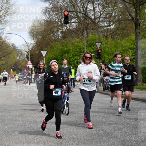 12.04.2026 - 45. Internationalen Wilhelmsburger Insellauf J. Mangold http://msf.ph/oto/9513470 12.04.2026 13:09:01 Ziel 4901, 5746, 2560, 5229, 2077, 2923, 4652, 2260, 3261, 5324, 3406, 3359, 2981, 5712, 3791, 4453, 4204, 4611, 2440, 2011, 5783, 4973, 4973, 4771, 5586, 5596, 4777, 5641, 5631, 4318, 4911, 4857, 3076, 5682, 5611, 5108, 4288, 5190, 3121, 2337, 3056, 2688, 4776, 2689, 5095 meine-sportfotos.de