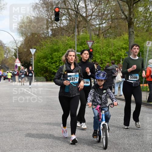 12.04.2026 - 45. Internationalen Wilhelmsburger Insellauf J. Mangold http://msf.ph/oto/9513485 12.04.2026 13:09:03 Ziel 2560, 5229, 2077, 2923, 4652, 2260, 3261, 5324, 3406, 3359, 2981, 5712, 3791, 4453, 4204, 4611, 2440, 2011, 5783, 4973, 4771, 4771, 5586, 5596, 4777, 5641, 5631, 4318, 4911, 4857, 3076, 5682, 5611, 5108, 4288, 5190, 3121, 2337, 3056, 2688, 4776, 2689, 5095, 3571 meine-sportfotos.de