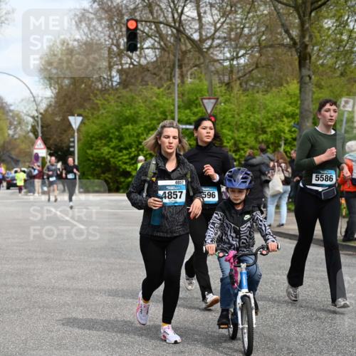 12.04.2026 - 45. Internationalen Wilhelmsburger Insellauf J. Mangold http://msf.ph/oto/9513486 12.04.2026 13:09:04 Ziel 2560, 5229, 2077, 2923, 4652, 2260, 3261, 5324, 3406, 3359, 2981, 5712, 3791, 4453, 4204, 4611, 2440, 2011, 5783, 4973, 4771, 5586, 5596, 5586, 5596, 4777, 5641, 5631, 4318, 4911, 4857, 3076, 5682, 5611, 5611, 5108, 4288, 5190, 3121, 2337, 3056, 2688, 4776, 2689, 5095, 3571, 5760, 3019, 3440 meine-sportfotos.de