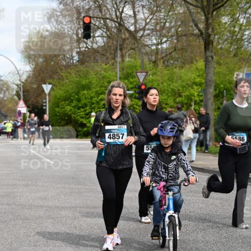 12.04.2026 - 45. Internationalen Wilhelmsburger Insellauf J. Mangold http://msf.ph/oto/9513488 12.04.2026 13:09:04 Ziel 2560, 5229, 2077, 2923, 4652, 2260, 3261, 5324, 3406, 3359, 2981, 5712, 3791, 4453, 4204, 4611, 2440, 2011, 5783, 4973, 4771, 5586, 5596, 5586, 5596, 4777, 5641, 5631, 4318, 4911, 4857, 3076, 5682, 5611, 5611, 5108, 4288, 5190, 3121, 2337, 3056, 2688, 4776, 2689, 5095, 3571, 5760, 3019, 3440 meine-sportfotos.de