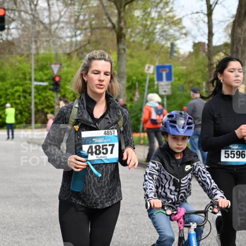 12.04.2026 - 45. Internationalen Wilhelmsburger Insellauf J. Mangold http://msf.ph/oto/9513504 12.04.2026 13:09:05 Ziel 5229, 2077, 2923, 4652, 2260, 3261, 5324, 3406, 3359, 2981, 5712, 3791, 4453, 4204, 4611, 2440, 2011, 5783, 4973, 4771, 5586, 5596, 4777, 4777, 5641, 5631, 4318, 4911, 4857, 3076, 5682, 5611, 5108, 5108, 4288, 5190, 3121, 2337, 3056, 2688, 4776, 2689, 5095, 3571, 5760, 3019, 3440, 5761 meine-sportfotos.de